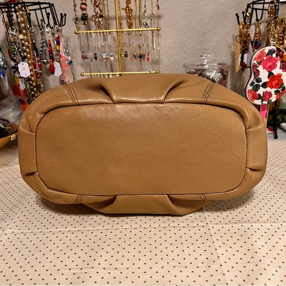 BURBERRY Blue Label leather “hobo style” shoulder bag - Picture 3 of 16